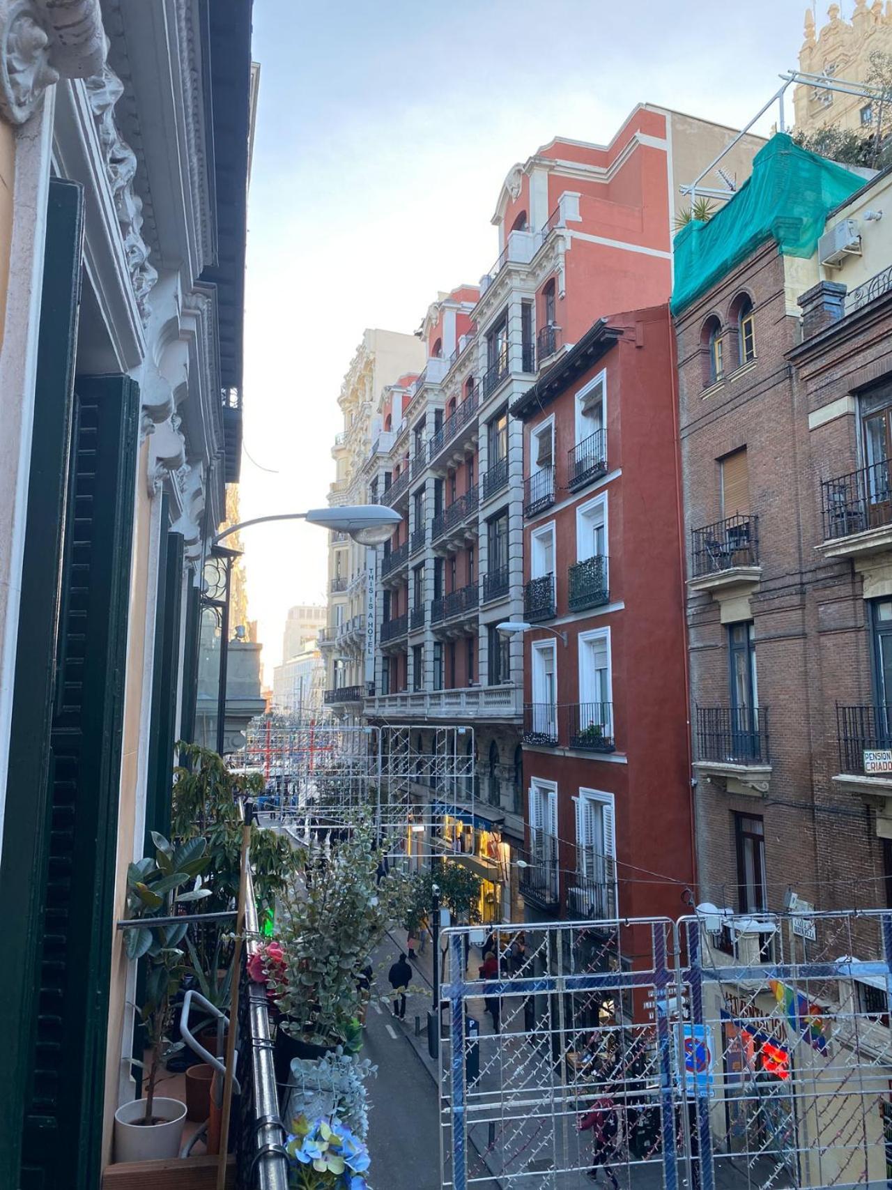 Hortaleza 4, Preciso Estudio En Chueca Junto A La Gran Via De マドリード エクステリア 写真